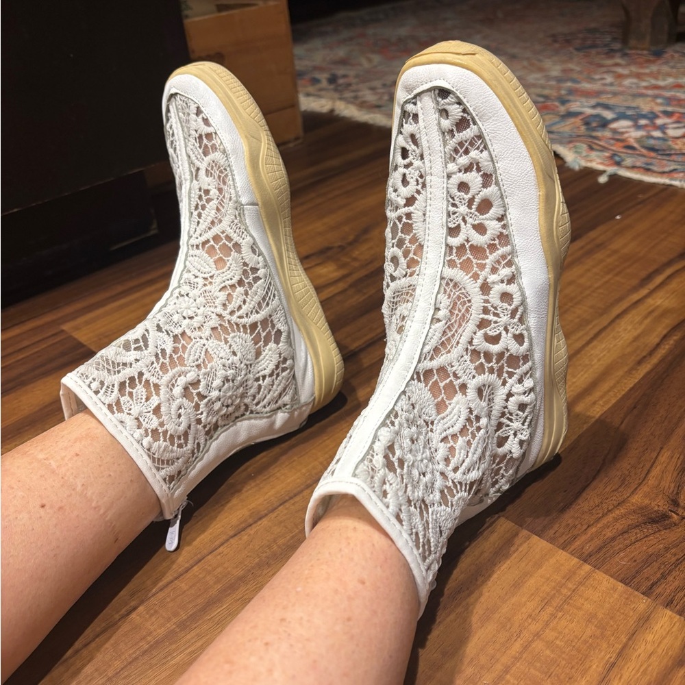 Women's White Lace Sock Sneakers